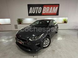 Gris / plata Usado 2021 Kia Ceed Berlina | 13.490 € (Precio justo)