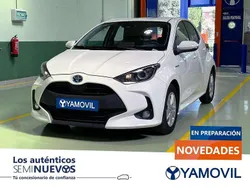 Blanco Usado 2021 Toyota Yaris Hybrid Active Utilitario | 17.950 € (Precio justo)