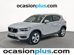 Gris plata Usado 2021 Volvo XC40 Momentum SUV | 24.537 € (Precio justo)