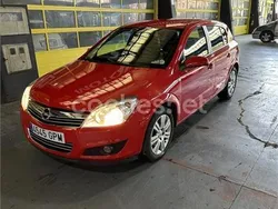 Rojo Usado 2009 Opel Astra Cosmo Berlina | 3500 € (Precio justo)