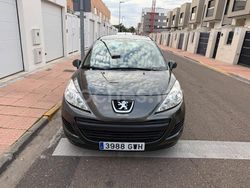 Verde Usado 2010 Peugeot 207 Berlina | 3990 € (Buen precio)
