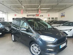 Gris / plata Usado 2017 Ford Tourneo Courier Titanium Monovolumen | 11.900 € (Precio justo)
