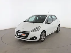 Blanco Usado 2018 Peugeot 208 Allure Utilitario | 7999 € (Buen precio)