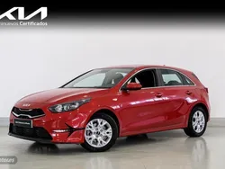 Rojo Usado 2023 Kia Ceed Berlina | 19.900 € (Un poco caro)