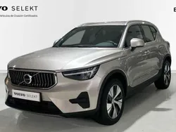 Gris / plata Usado 2023 Volvo XC40 Plus SUV | 40.700 € (Caro)