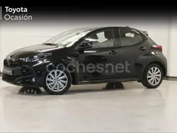 Negro Usado 2024 Toyota Yaris Hybrid Active Berlina | 21.100 € (Precio justo)