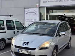 Gris Usado 2009 Peugeot 5008 Monovolumen | 5899 € (Buen precio)