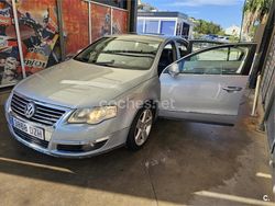 Azul Usado 2006 VW Passat Highline Berlina | 3500 € (Buen precio)