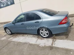 Gris / plata Usado 2005 Mercedes C220 Avantgarde Familiar | 2500 €