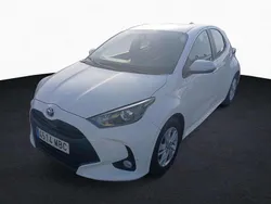 Blanco Usado 2022 Toyota Yaris Hybrid Business Edition Utilitario | 17.990 € (Buen precio)