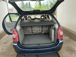 Violeta / lila Usado 2005 Citroën Xsara Picasso Exclusive Monovolumen | 4499 € (Un poco caro)