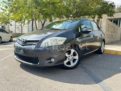 Gris / plata Usado 2011 Toyota Auris Active Berlina | 7500 € (Un poco caro)