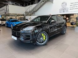 Negro Usado 2024 Porsche Cayenne Turbo E-Hybrid SUV | 200.000 €