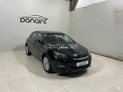Negro Usado 2015 Opel Astra Selective Berlina | 9500 € (Caro)
