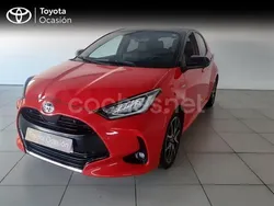 Rojo Usado 2021 Toyota Yaris Hybrid Plus Berlina | 23.260 € (Un poco caro)