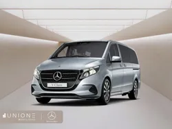 Gris Nuevo 2024 Mercedes V220 Style Monovolumen | 67.760 €