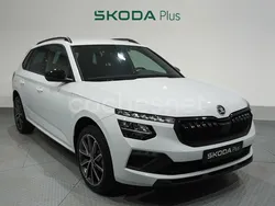 Blanco Usado 2025 Skoda Kamiq Sport SUV | 27.800 € (Un poco caro)