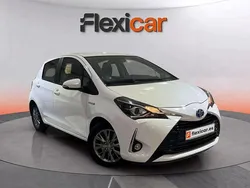 Blanco Usado 2017 Toyota Yaris Hybrid Active Utilitario | 13.290 € (Precio justo)