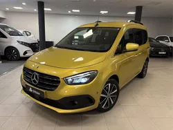 Amarillo Usado 2022 Mercedes T180 Monovolumen | 33.759 € (Caro)