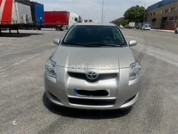 Gris / plata Usado 2009 Toyota Auris Luna Berlina | 3500 € (Buen precio)