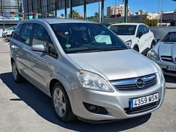 Plateado Usado 2009 Opel Zafira Essentia Monovolumen | 6350 € (Precio justo)