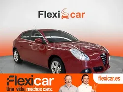 Rojo Usado 2015 Alfa Romeo Giulietta Distinctive Utilitario | 12.990 €