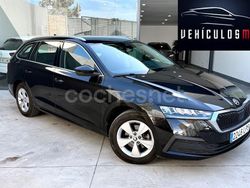 Negro Usado 2021 Skoda Octavia Ambition Familiar | 17.500 € (Precio justo)