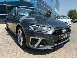 Gris / plata Usado 2022 Audi A4 S-Line Familiar | 26.990 € (Buen precio)