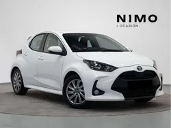 Usado 2023 Toyota Yaris Hybrid Active Utilitario | 20.600 € (Precio justo)