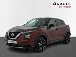 Rojo burgundy con techo negro Usado 2020 Nissan Juke SUV | 18.200 € (Caro)