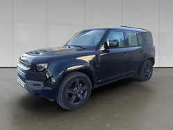 Santorini black Usado 2025 Land Rover Defender SE Dynamic SUV | 93.000 €