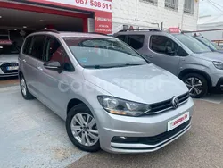 Gris / plata Usado 2021 VW Touran Business Monovolumen | 16.870 € (Precio justo)