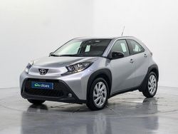 Gris Usado 2023 Toyota Aygo Play Utilitario | 15.490 € (Precio justo)