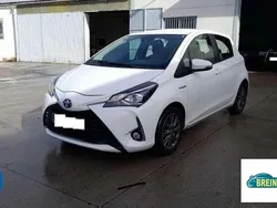 Blanco Usado 2019 Toyota Yaris Hybrid Active Utilitario | 9960 € (Buen precio)