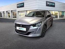 Gris Usado 2023 Peugeot e-208 GT Utilitario | 25.490 € (Precio justo)