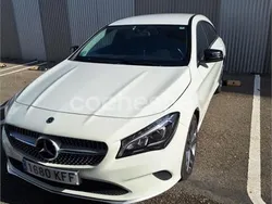 Blanco Usado 2017 Mercedes CLA220 Shooting Brake Urban Familiar | 21.300 € (Super precio)