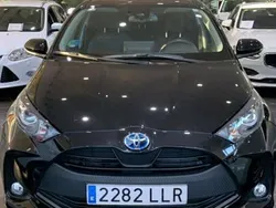 Negro Usado 2020 Toyota Yaris Hybrid Active Utilitario | 19.460 € (Precio justo)
