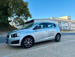 Gris / plata Usado 2013 Chevrolet Aveo LT Berlina | 5999 € (Buen precio)