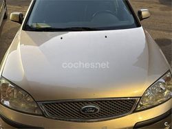 Beige Usado 2004 Ford Mondeo Trend Berlina | 1650 € (Precio justo)