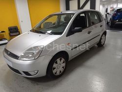 Gris / plata Usado 2004 Ford Fiesta Ambiente Utilitario | 4500 € (Caro)