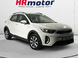 Usado 2022 Kia Stonic SUV | 13.340 € (Precio justo)