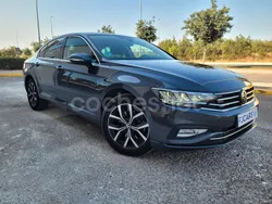 Gris / plata Usado 2020 VW Passat Executive Berlina | 16.200 € (Buen precio)