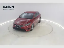 Rojo Usado 2024 Kia Ceed Berlina | 21.199 € (Precio justo)