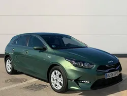 Verde Usado 2024 Kia Ceed | 20.000 € (Precio justo)