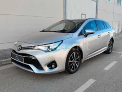 Gris / plata Usado 2018 Toyota Avensis Executive Familiar | 15.490 € (Precio justo)