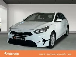Blanco Usado 2023 Kia Ceed Utilitario | 18.980 € (Un poco caro)