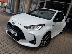Blanco Usado 2021 Toyota Yaris Hybrid Edition Berlina | 19.200 € (Precio justo)