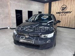 Gris / plata Usado 2021 VW Golf VIII Life Berlina | 17.995 € (Precio justo)