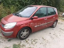 Granate Usado 2005 Renault Scénic II Dynamique Monovolumen | 3000 € (Precio justo)