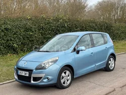 Azul Usado 2009 Renault Scénic III Dynamique Monovolumen | 5990 € (Precio justo)